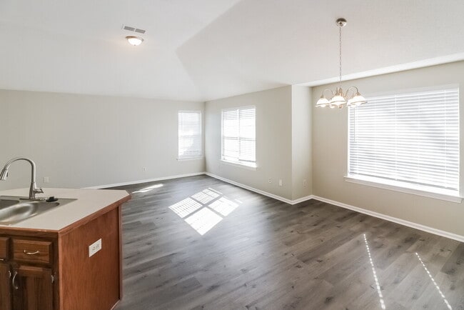 Building Photo - 6163 E Morgan Manor Dr