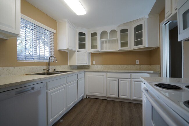 Foto del edificio - Downstairs 1bd/1ba Spacious & Downstairs Apartment in Pasadena