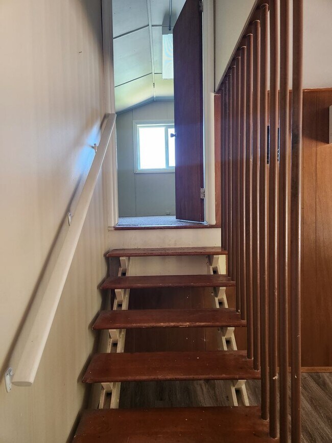 Building Photo - Spacious 3BR/2BA House with Garage