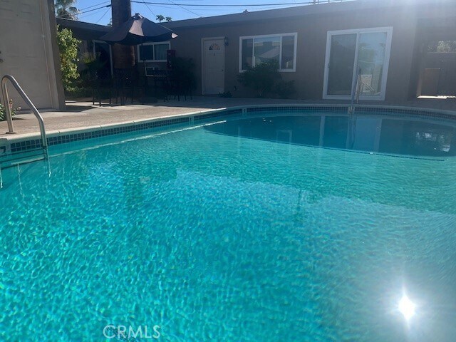 Foto del edificio - 45421 Sunset Ln