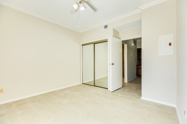 Foto del edificio - 921 Marine Dr