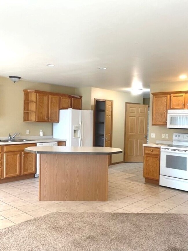 Foto del edificio - 3566-3572 East Meadows Place