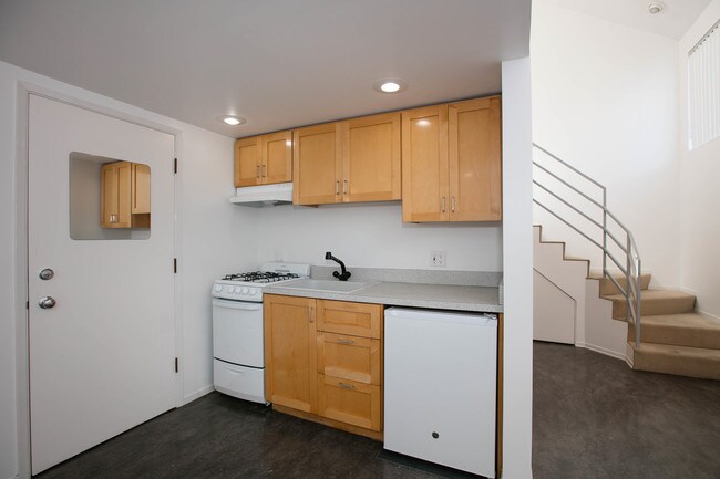 kitchen - 3016 Ruskin St