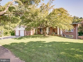 Building Photo - 1633 Wrightson Dr