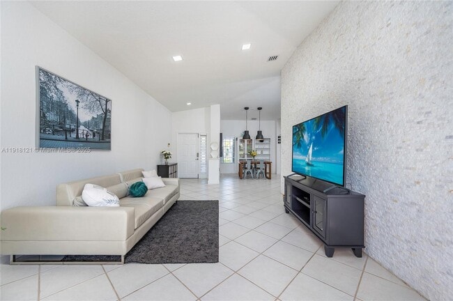 Building Photo - 10924 NW 67th St