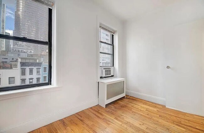 Foto del edificio - 301 East 53rd Street