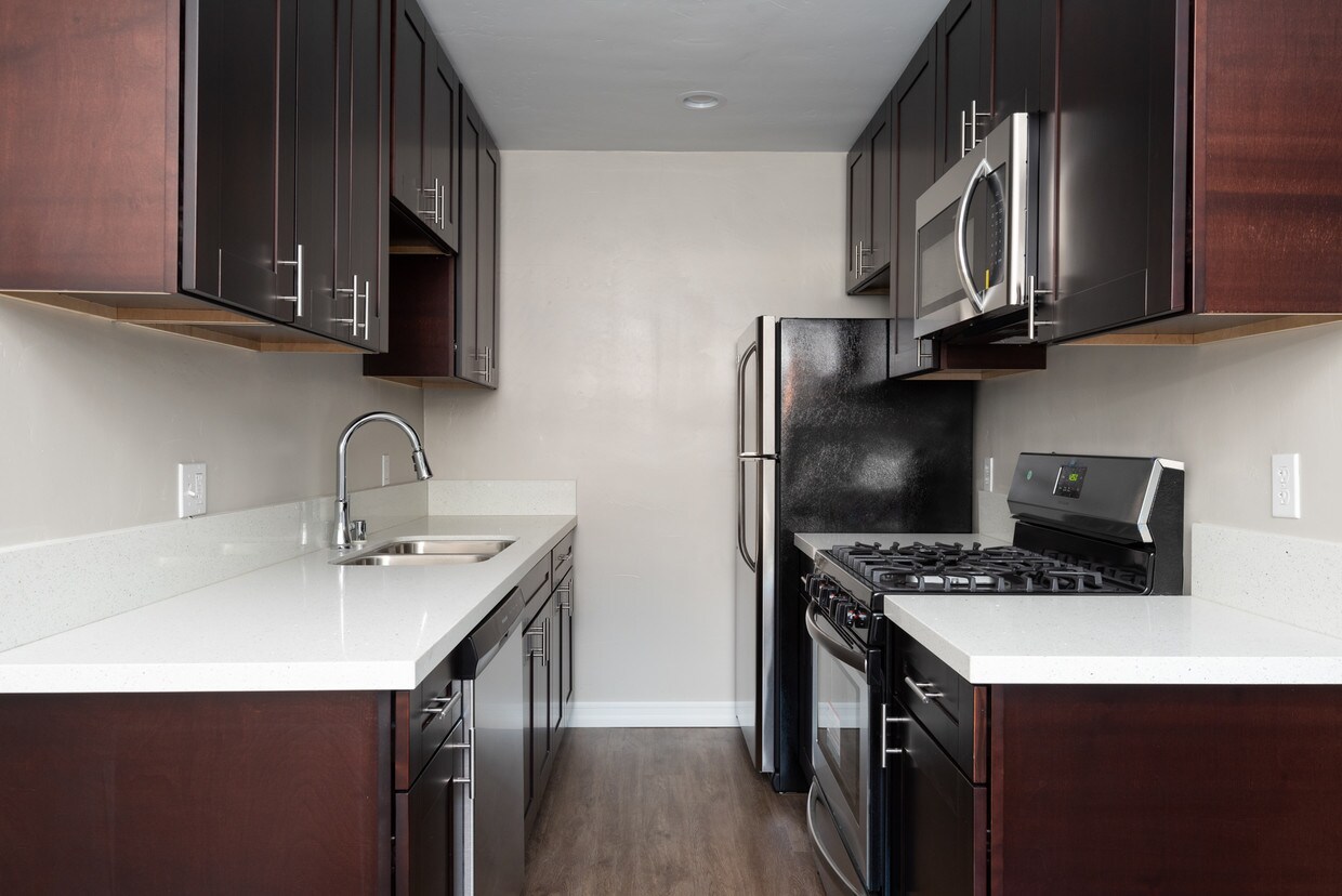 Foto principal - 4460 Georgia St