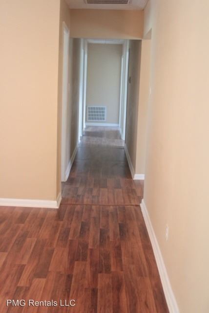 Building Photo - 4 br, 2 bath Room For Rent - 236 Highpoint Rd