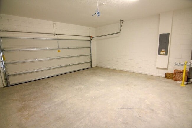 Building Photo - 8125 Graycliff Ave