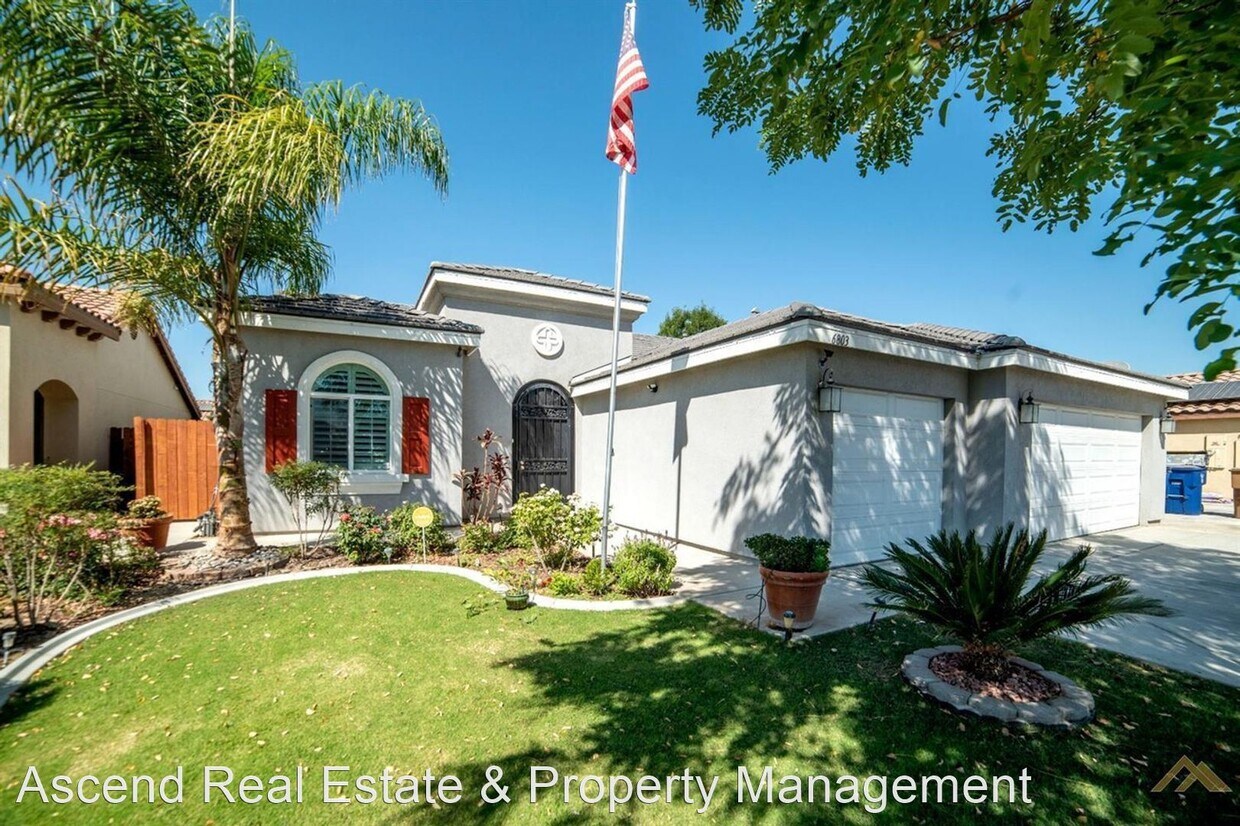 Foto principal - 4 br, 2.5 bath House - 6803 Clearwater Cre...