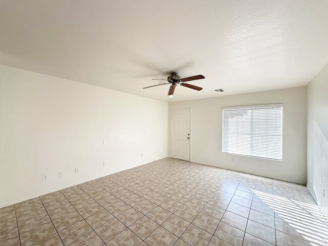 Foto del edificio - Huntington Village B At Rhodes Ranch