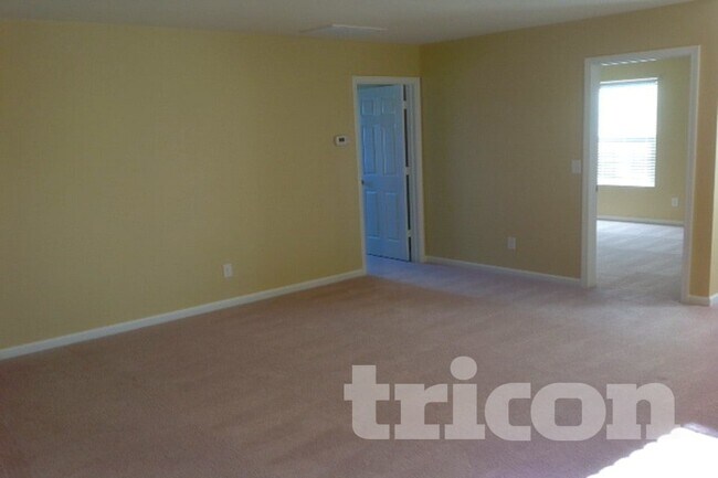 Foto del edificio - 10007 Bristley Rd