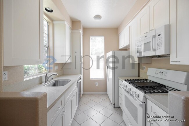 Foto del edificio - 3550 Caminito El Rincon