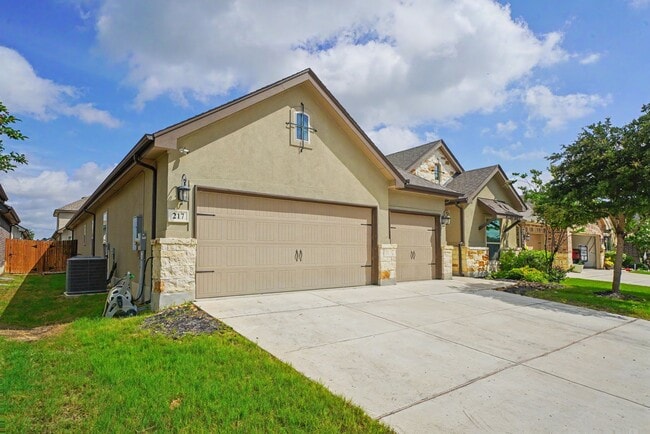Building Photo - Stunning 4BR Home with 3-Car Garage in Turning Stone - Realtor Commission: $750