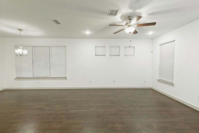 Building Photo - Beautiful McKinney Townhome