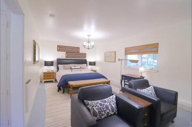 Building Photo - 1596 Ronne Dr