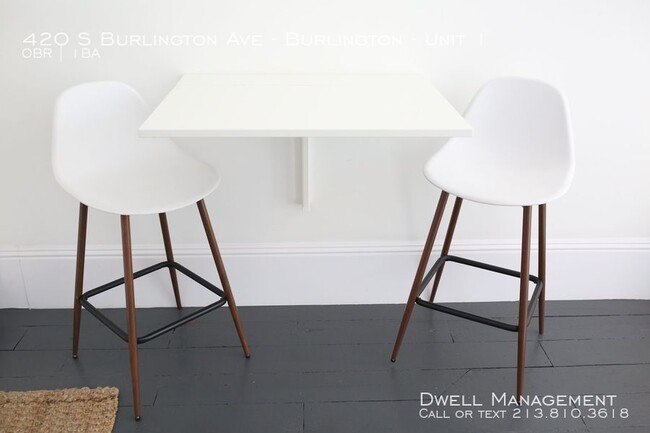 Building Photo - Beautiful Studio Apartment with Kitchenette