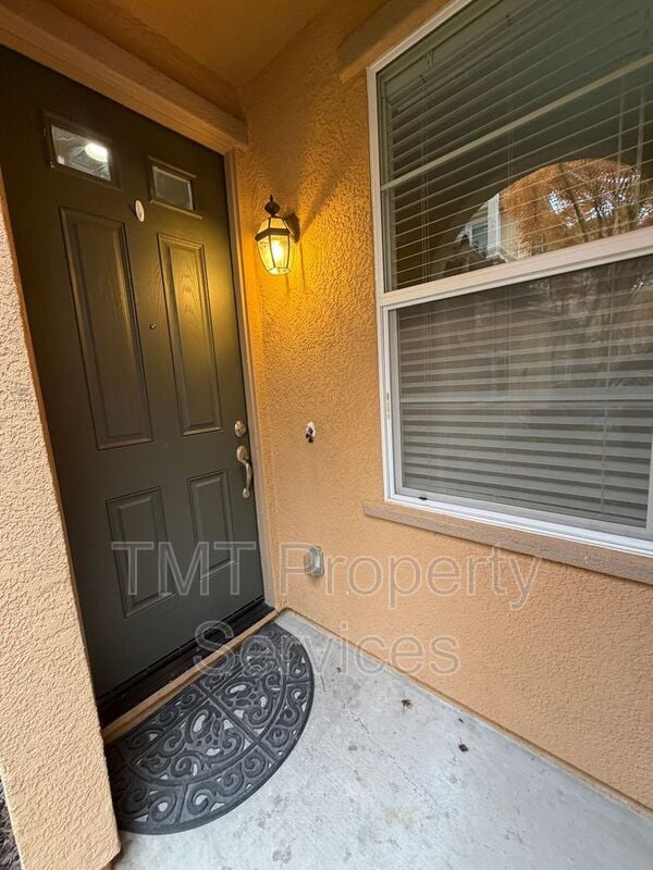 Building Photo - 8120 Crystal Walk Cir