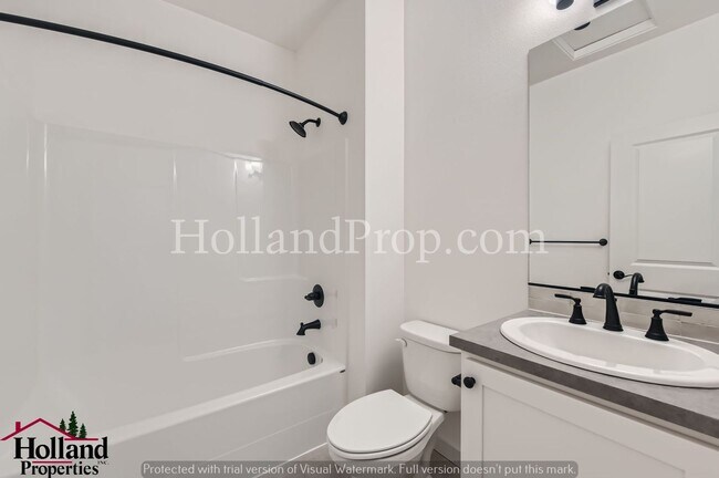 Building Photo - Cute 2 bedroom 2 bath New build home in Fo...