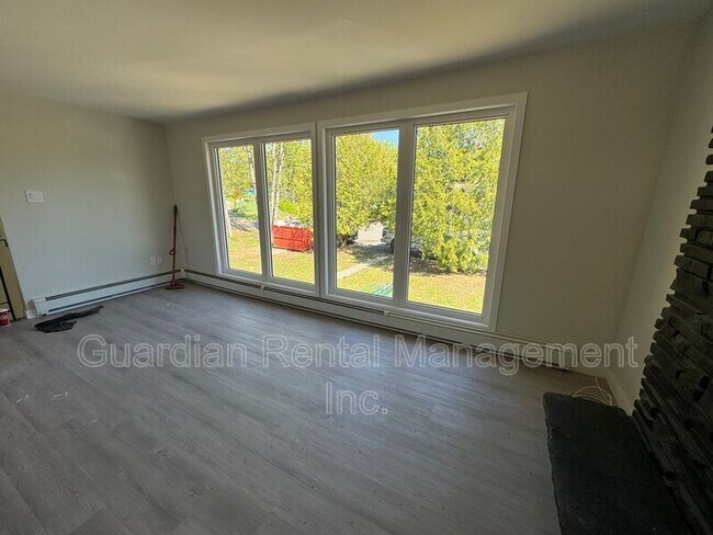 Photo du bâtiment - 329 Albany St