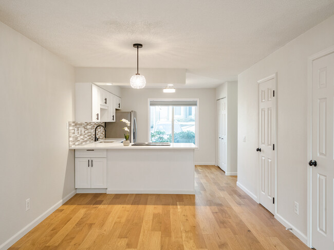 Building Photo - 10900 SW 76th Pl