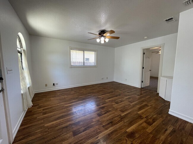 Foto del edificio - 1515 Hemlock St