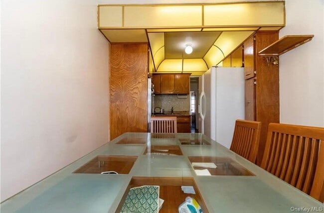 Foto del edificio - 1019 E 104th St
