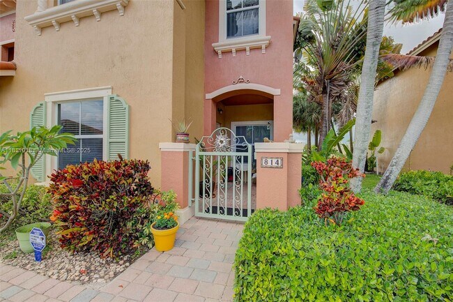 Foto del edificio - 814 SW 143rd Terrace