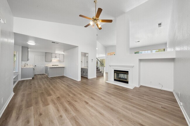Foto del edificio - Charming 4 Bed 2.5 Bath Home in Roseville, CA