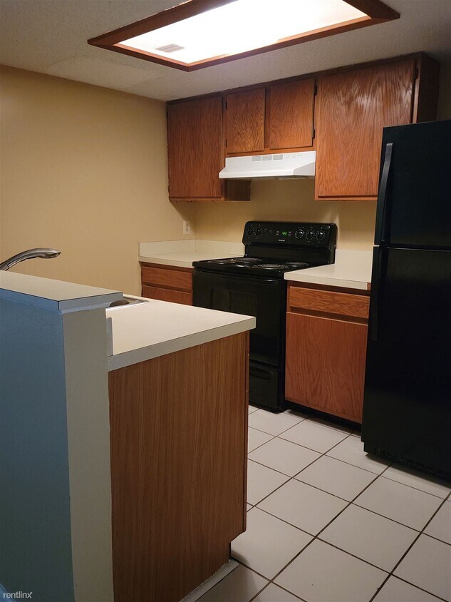Primary Photo - 2 br, 2 bath Townhome - 5535 Pinehill Ln