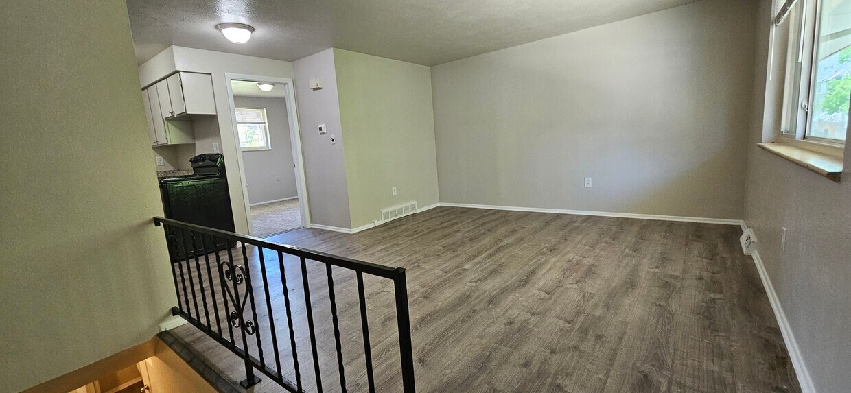 AVAILABLE NOW! Arvada 3 Bed 2 Bath Duplex New Paint New Flooring! - AVAILABLE NOW! Arvada 3 Bed 2 Bath Duplex New Paint New Flooring!