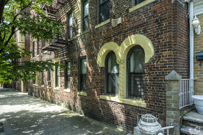 Building Photo - 255 79th St