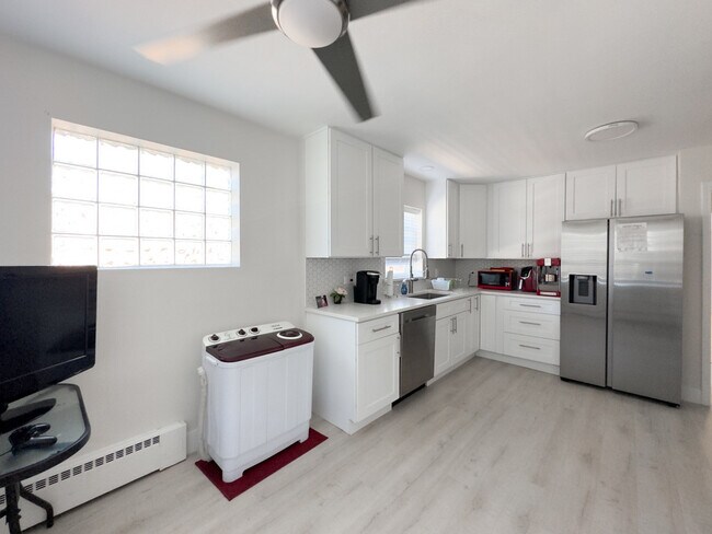 Foto del edificio - 2728 N 75th Ct