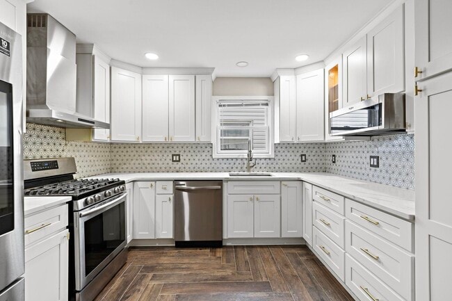 Building Photo - 359 Cator Ave