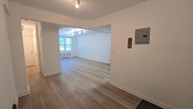 Photo - 2160 Center Ave, Fort Lee, NJ — 1 Bed / 1 Bath Apartment