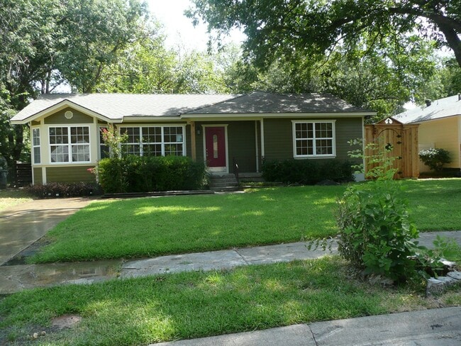 Photo - 1406 Moran Dr House