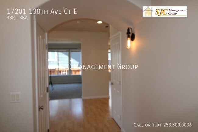 Building Photo - Three bedroom 2.5 bath home for rent in So...