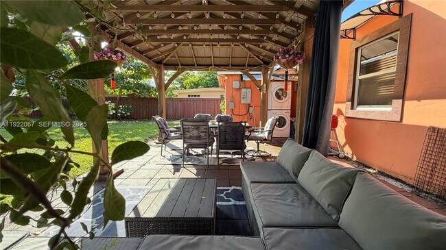 Foto del edificio - 37 SW 11th St