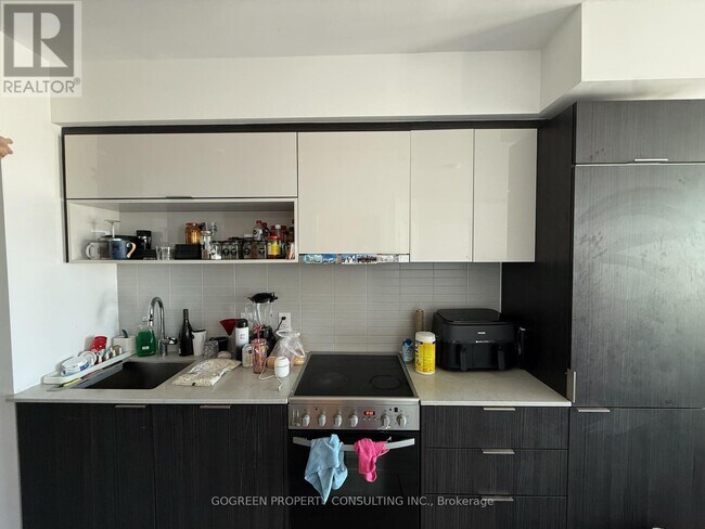 Photo du bâtiment - 159 Wellesley St E