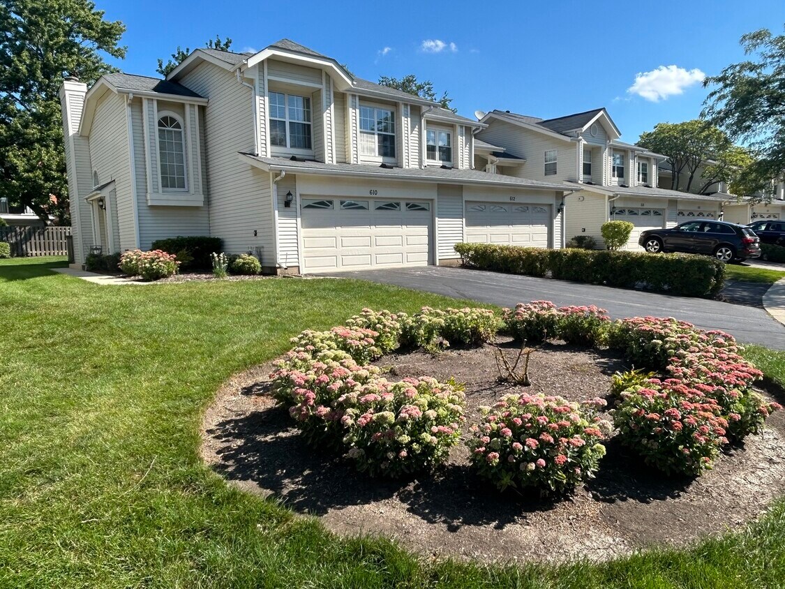 Primary Photo - 610 Sturnbridge Ln