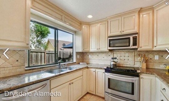 Building Photo - 3 br, 2.5 bath House - 3551 Depassier Way