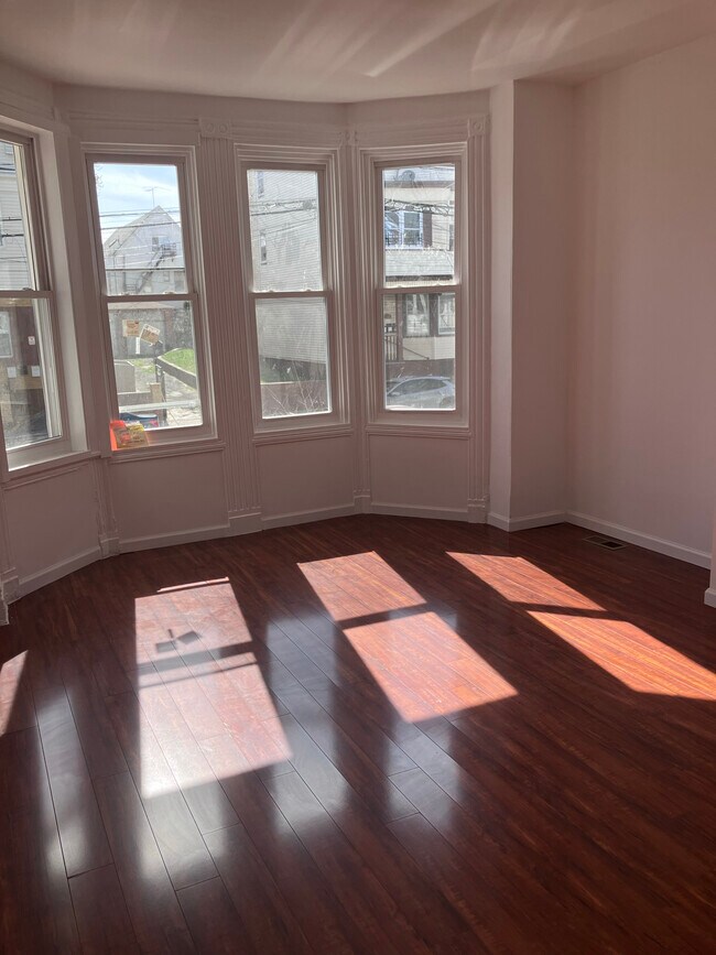 Dormitorio - 247 S 8th St