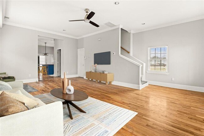 Foto del edificio - 66 Weyman Ave SW