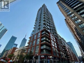 Building Photo - 126 Simcoe St