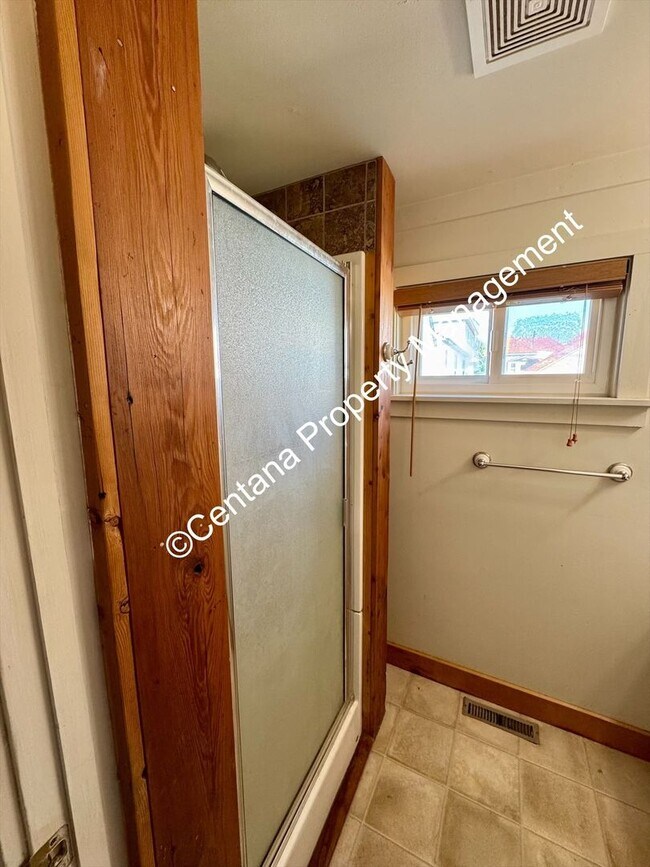 Foto del edificio - 1 Bed 1 Bath located in the heart of Anaconda
