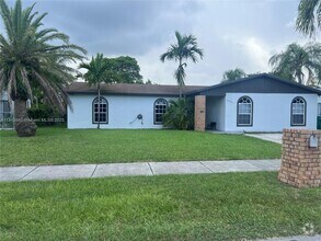 Building Photo - 16910 SW 109th Ave