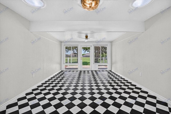 Foto del edificio - 3505 Larkin Ln