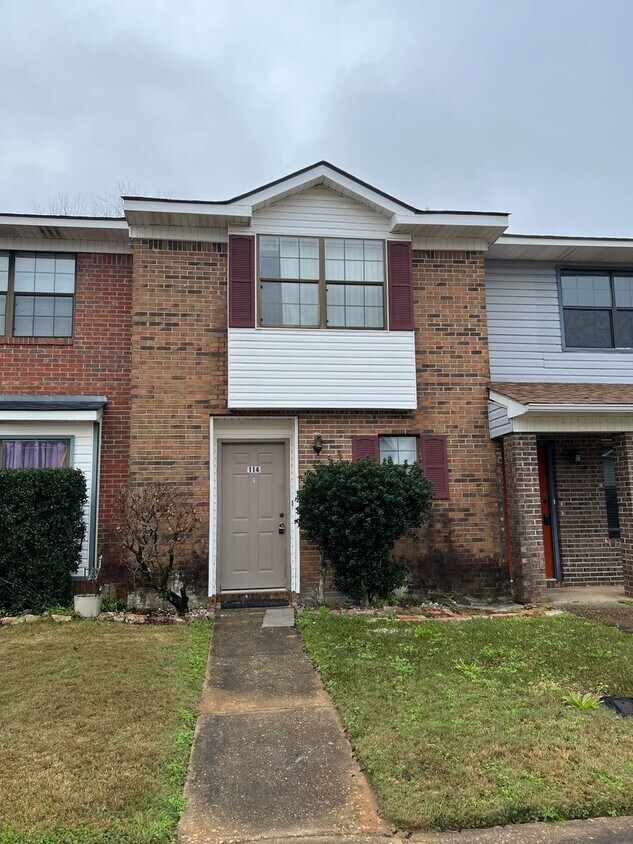 114 Brian Ct, Daleville, AL 36322 Townhome Rentals in Daleville AL