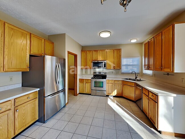 Building Photo - 8865 Kingsley Dr