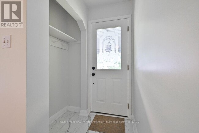 Building Photo - 68 Oriole Ave